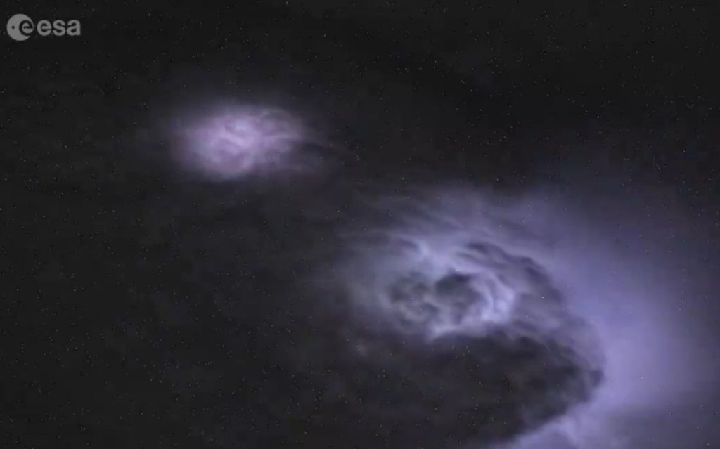 Dramatiškame vaizdo įraše iš TKS užfiksuota audra iš kosmoso