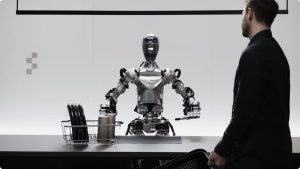 Šis dirbtinio intelekto roboto vaizdo įrašas gali jus apstulbinti ir išgąsdinti