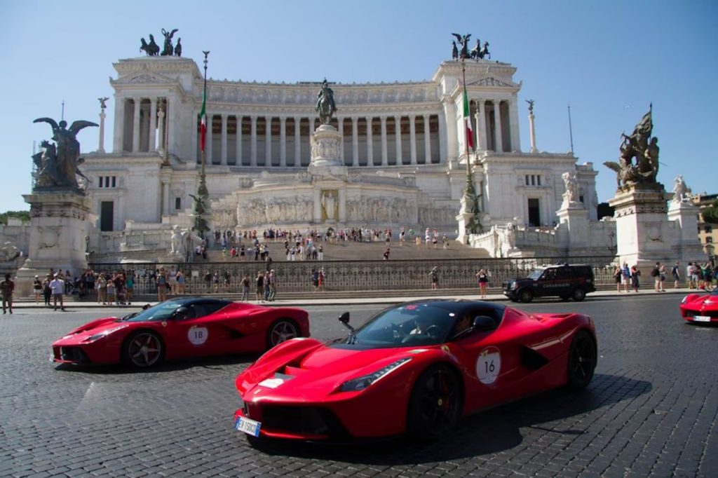 „Ferrari“ patvirtino: priims atsiskaitymus kriptovaliutomis Europoje