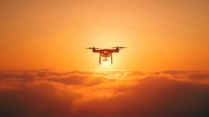 Kinijos mokslininkai sukūrė keturių gramų droną, kuris gali skraidyti tol, kol šviečia saulė