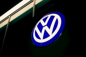 Jau greitai „Volkswagen“ automobiliuose bus galima žaisti kompiuterinius žaidimus