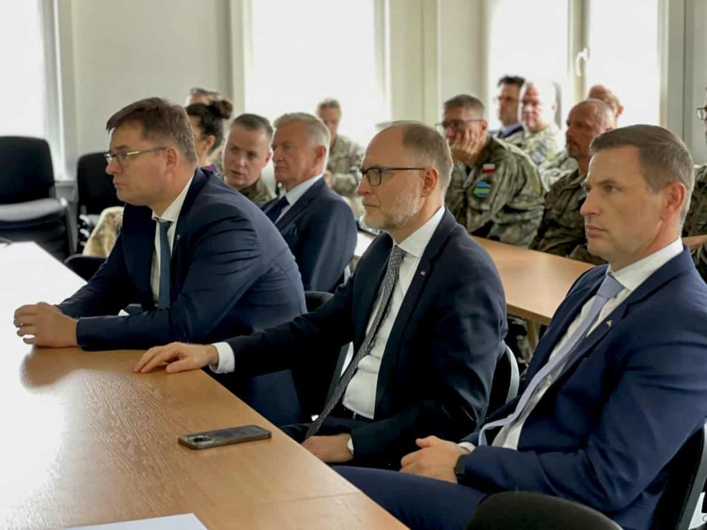 Baltijos šalys ir Lenkija sieks gauti ES lėšų masyviai sienos gynybos linijai