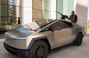 R.Kadyrovas skundžiasi, jog Elonas Muskas „išjungė“ jam dovanotą „Cybertruck“