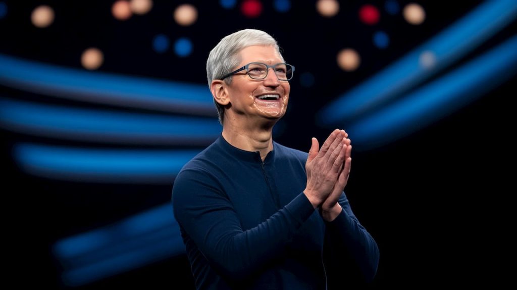 „Apple“ paskelbė apie rekordinį 2024 m. pelną: kiek pajamų ji gavo