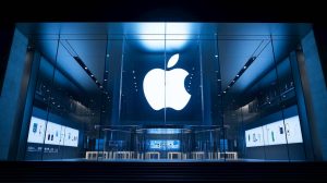 „iPhone“ naudotojai susidūrė su nutylėtomis išlaidomis naudojant „Apple Intelligence“