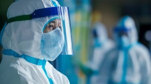 Pranešama apie pirmą sunkų paukščių gripu užsikrėtusio žmogaus atvejį: ar reikia sunerimti?