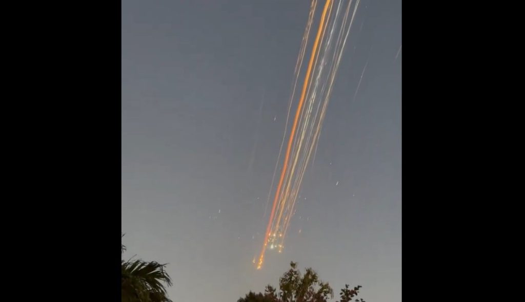 „SpaceX“ erdvėlaivis sprogo virš Atlanto vandenyno: pažiūrėkite, kaip tai atrodo