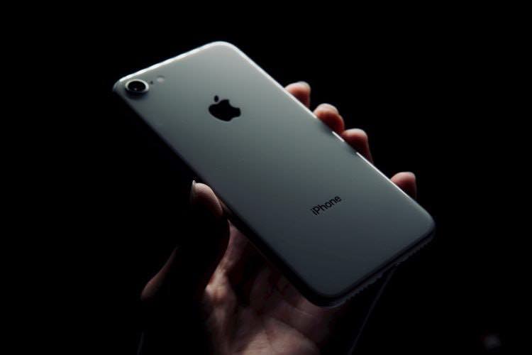 Istorinis „Apple“ pasiekimas: „iPhone“ pardavimai viršijo 2 trilijonus JAV dolerių