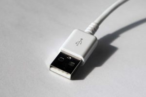 Jūsų TV turi „supergalių“: 5 USB jungties panaudojimo būdai, apie kuriuos nepagalvojote