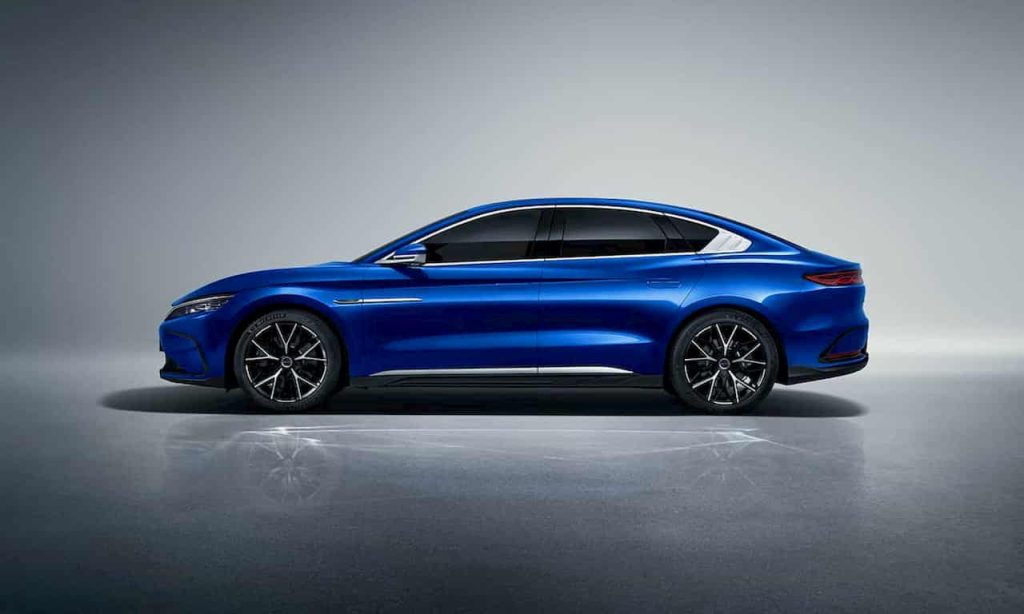 Kinijos elektromobilių milžinė „BYD“ skelbia rekordinius rezultatus, „Teslą“ paliko šešėlyje