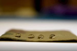 Alternatyva teflonui: mokslininkai sukūrė nelipnią dangą be „amžinųjų chemikalų“