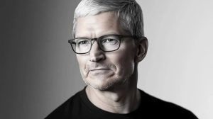 „Apple“ generalinis direktorius Timas Cookas turėtų būti pakeistas, teigia tyrimų bendrovė