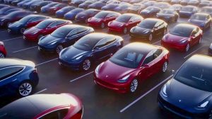 Ar E. Musko svajonė sukurti autonominį automobilį griūva? „Tesla“ tyliai uždaro „Dojo“ superkompiuterio projektą