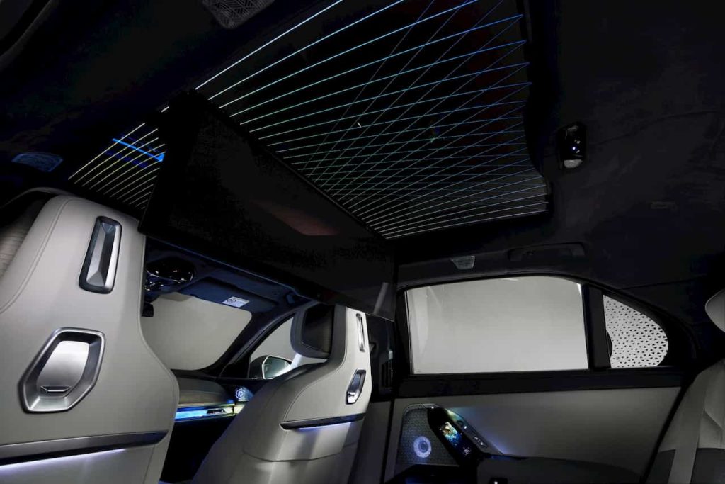 „BMW“ nustebins: štai į ką transformuos savo panoraminius stoglangius