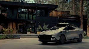 Smūgis „Teslai“: debiutuoja pirmasis pasaulyje autonominis automobilis fiziniams asmenims