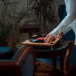 Kodėl patefonai vėl populiarėja tarp muzikos mylėtojų?