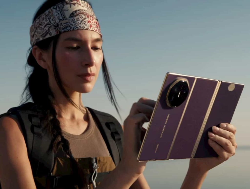 Atnaujintas unikalus „Huawei Mate XTs“: štai kuo skiriasi nuo kitų sulankstomų telefonų