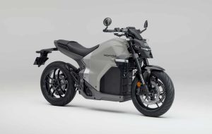 Europai pristatytas elektrinis „Honda WN7“: „nepanašus į jokį kitą motociklą“
