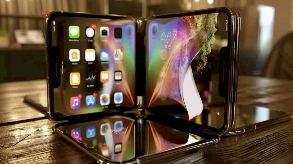 Atskleistos naujos detalės apie galbūt ploniausią istorijoje sulankstomą „iPhone“