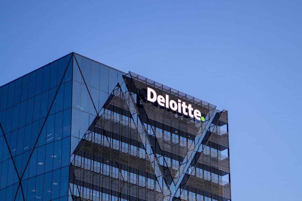 „Deloitte“ skandalas: ekspertų įžvalgas generavo dirbtiniu intelektu, Australijai grąžins pinigus
