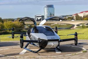 Griausmingas „XPENG“ startas Lietuvoje: pristatė skraidantį automobilį „X2“ (video reportažas) 