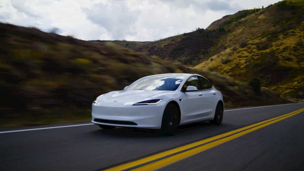 Oficialiai pristatyti pigesni „Model Y“ ir „Model 3”: vietoj euforijos – nusivylimas