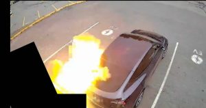 Užfiksavo sprogimą: štai kokie pavojai slypi netvarkingoje įkrovimo stotelėje