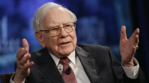 Investavimo legenda Vorenas Bafetas traukiasi iš aktyvaus vadovavimo: šeimos fondams – šimtai milijonų USD vertės akcijų paketai