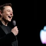 „Apple“ DI krizė gilėja: „iki skausmo kvailą Siri“ E. Muskas siūlo keisti į „Grok 4.1“