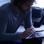 Atskleista: dirbtinis intelektas nesugeba rašyti kaip žmogus – o ką sako jis pats?