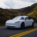 Tiesioginė transliacija baigėsi nelaime: „Tesla“ FSD sistema sukėlė avariją