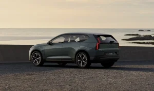 Debiutavo stilingas „Volvo EX60“ – didesnė baterija ir vos 3,9 sek. iki 100 km/h