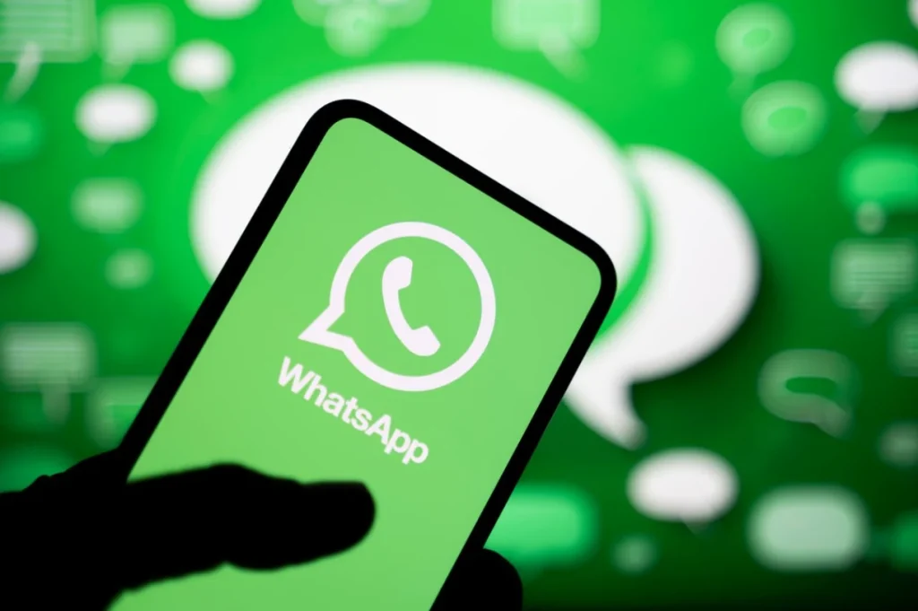 Gali būti sekami visi jūsų „WhatsApp“ pokalbiai: „Meta“ įmonei pateiktas rimtas ieškinys