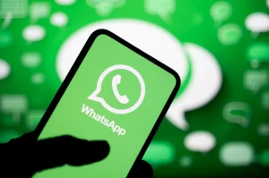 Gali būti sekami visi jūsų „WhatsApp“ pokalbiai: „Meta“ įmonei pateiktas rimtas ieškinys