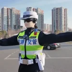 Istorinis įvykis Kinijoje – eismą reguliuos robotas policininkas