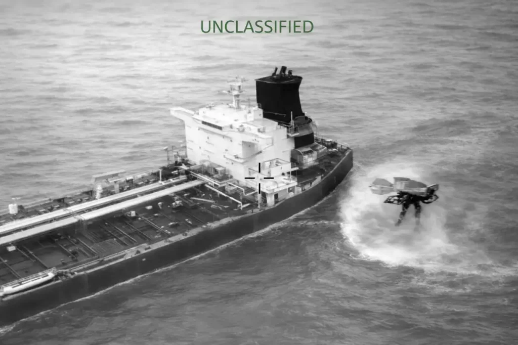 JAV paviešino vaizdo įrašą, kaip perima tanklaivį, siejamą su rusiška nafta