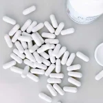 Cholesterolį mažinančių statinų poveikis įvertintas iš naujo: tyrimas ramina dėl šalutinio poveikio