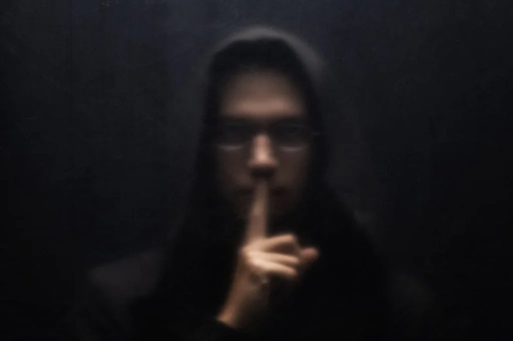 Šokiruojantis tyrimas: kriptovaliutomis finansuojama prekyba žmonėmis klesti, per metus augo 85 proc.