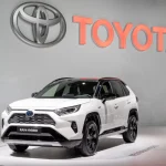 Lietuvių pamėgtas „Toyota RAV4“ ruošia „dovanėlę“ „Apple“ naudotojams