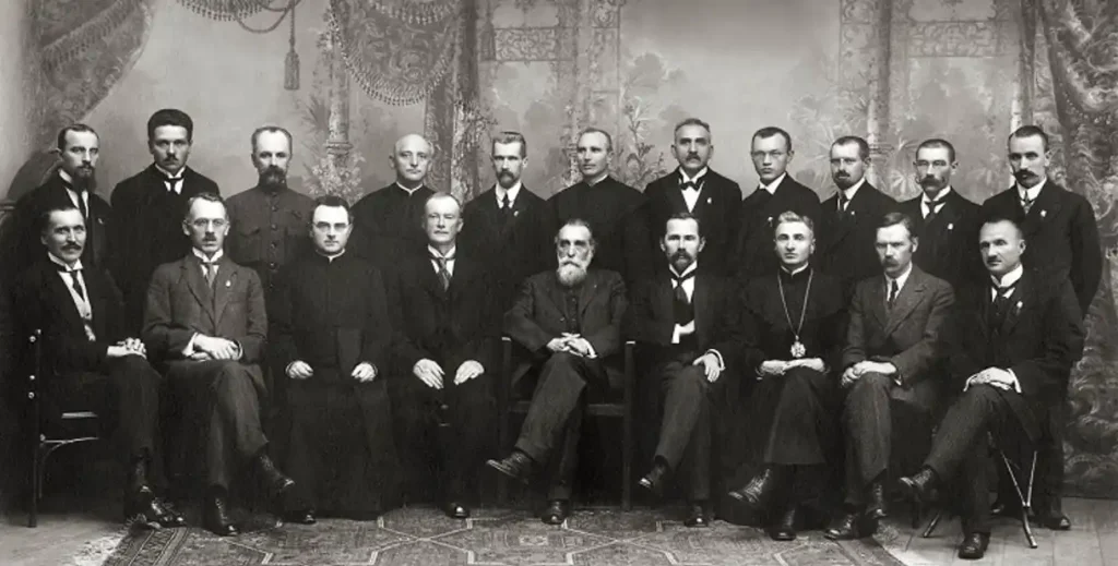 Nuo kunigų iki inžinierių: kokių profesijų žmonės Vasario 16-ąją kūrė Lietuvą