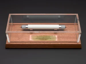 Po beveik 40 metų iš Atlanto vandenyno ištraukiamas kabelis, padėjęs sukurti šiuolaikinį internetą