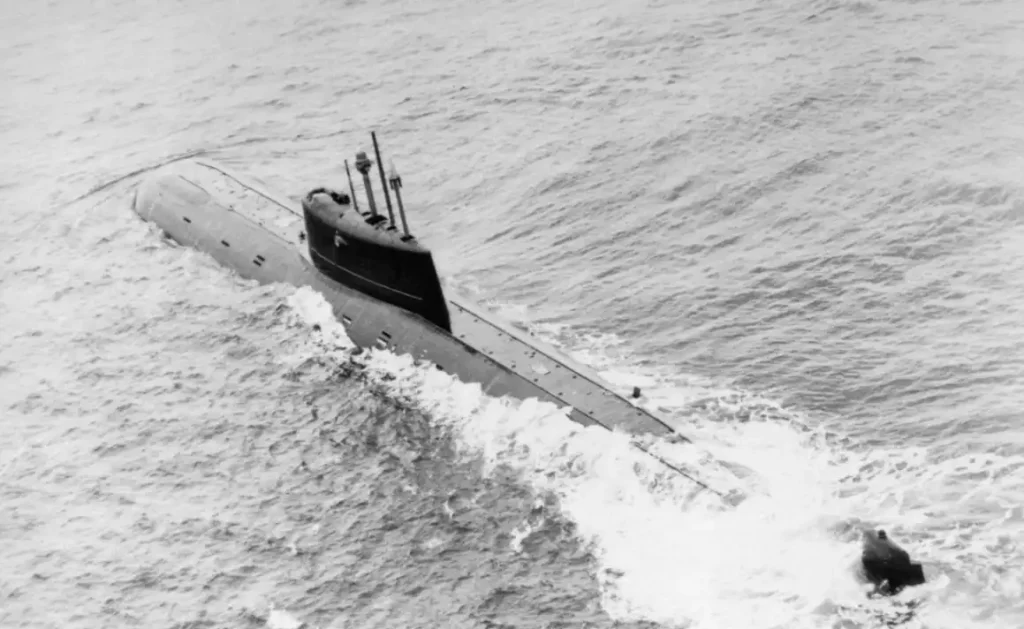 Nuskendęs sovietų branduolinis laivas Norvegijos jūroje vis dar skleidžia radiaciją – aptiktas nuotėkis po 35 metų