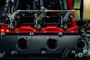 „Porsche“ patentuoja naują vandenilio variklį: kaip tai gali pakeisti jūsų keliones?
