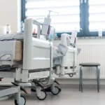 „Apple Vision Pro“ plečia medicinos ribas: atlikta pirmoji pasaulyje kataraktos operacija