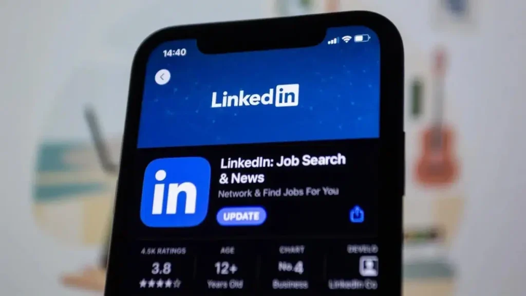 Neatidarykite „LinkedIn“ naršyklėje: jūsų duomenys gali būti stebimi