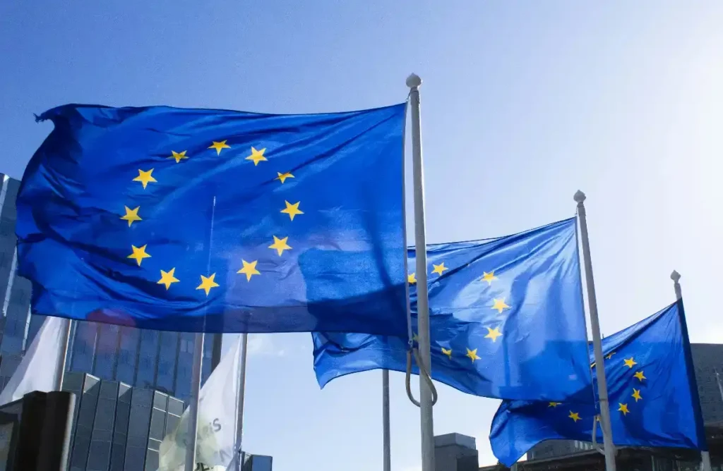 Dėl „Anthropic“ dirbtinio intelekto modelio – skubus Europos bankų susirinkimas: kas vyksta?