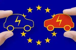 Europa pasiekė elektromobilių lūžio tašką: prie 200 mlrd. eurų investicijų prisideda ir Lietuva
