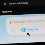 Pokalbiai šia tema su dirbtinio intelekto robotais gali būti pavojingi, teigia mokslininkai