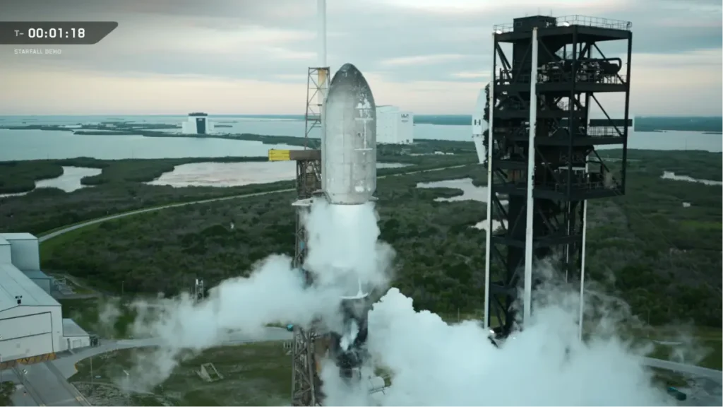 Ar netrukus karinės atsargos bus saugomos kosmose? „SpaceX“ pradeda neįprastos kapsulės bandymus