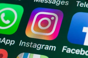 Dėmesio: masiškai perimamos „Instagram“ paskyros – sukčiai apsimeta „Meta AI“ klientų aptarnavimo specialistais